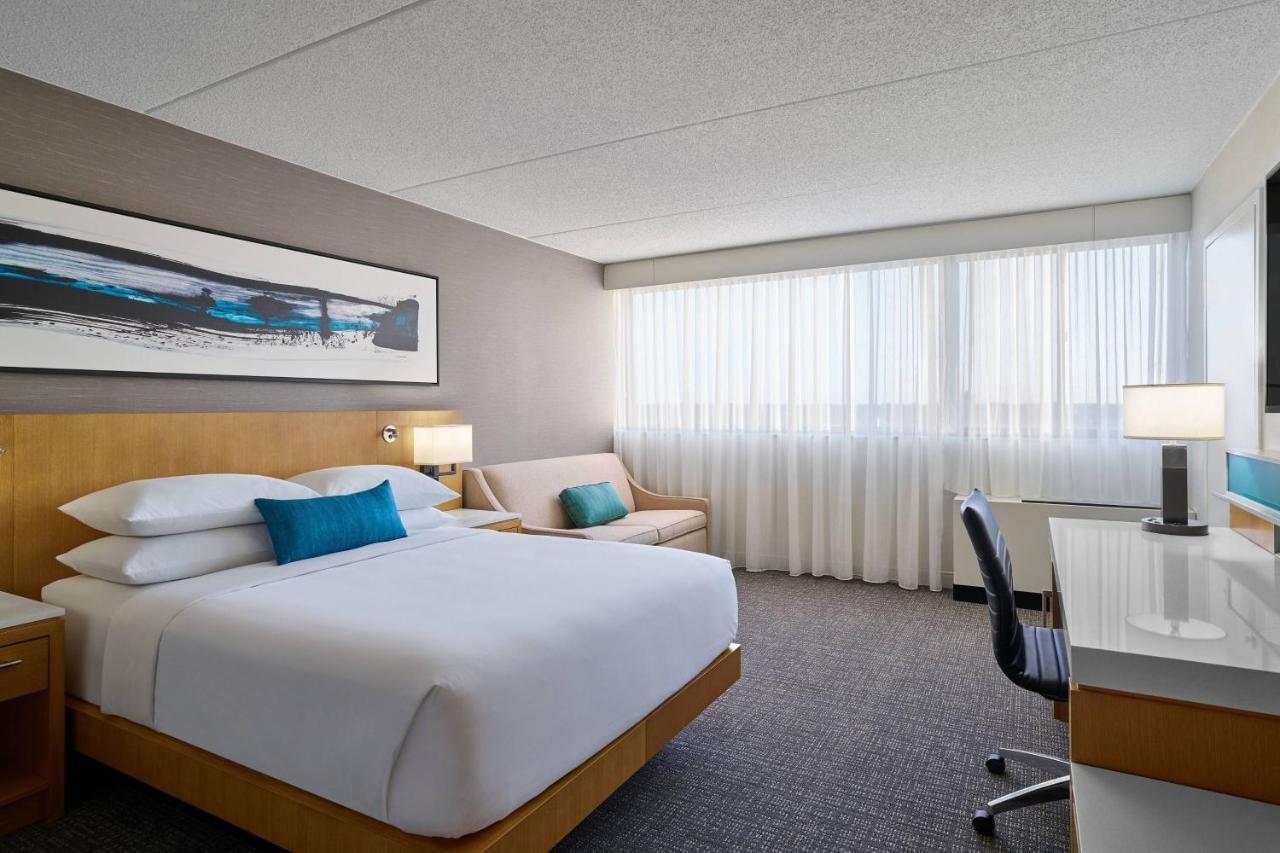 Delta Hotels By Marriott Muskegon Convention Center Exterior photo