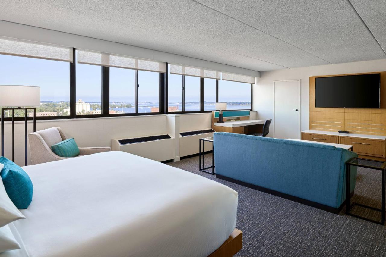 Delta Hotels By Marriott Muskegon Convention Center Exterior photo